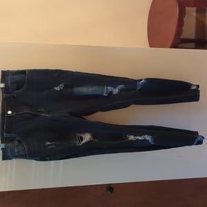 Distressed skinny jeans